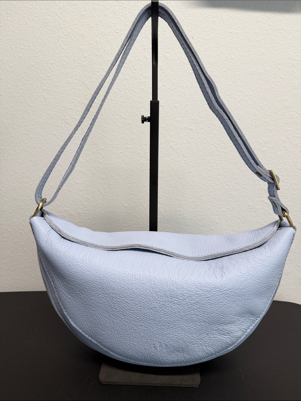 Portland Leather | Large Leather Koala Sling ~ Sky Blue - Picture 2 of 10